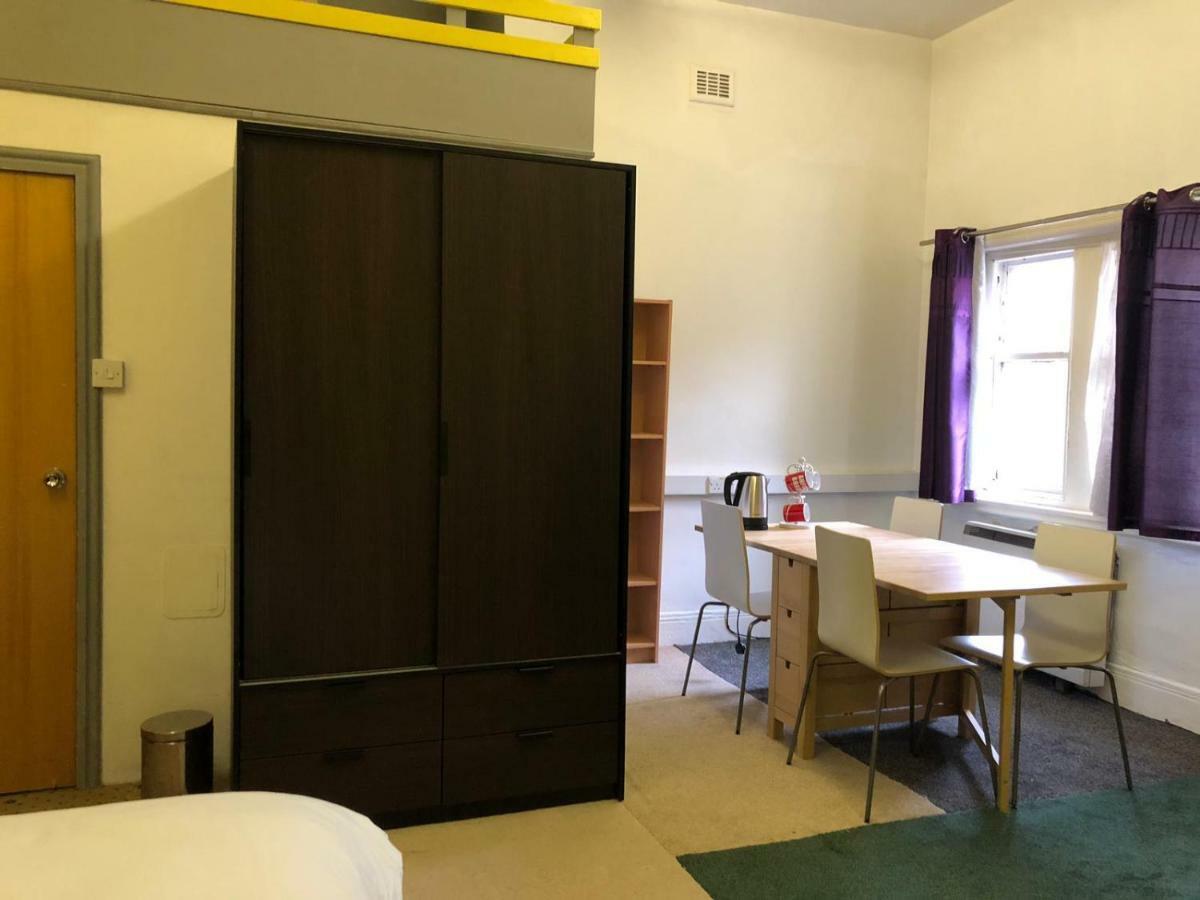 Guest house Anfield Rd 3*
